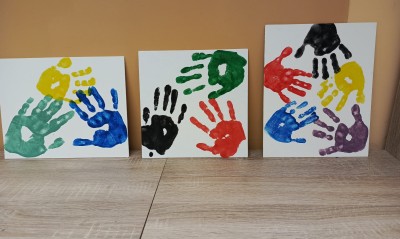 Kolorowe dłonie i wielkie uśmiechy! 